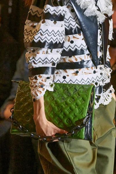 Look 52
